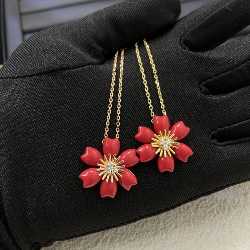 Vca Necklaces